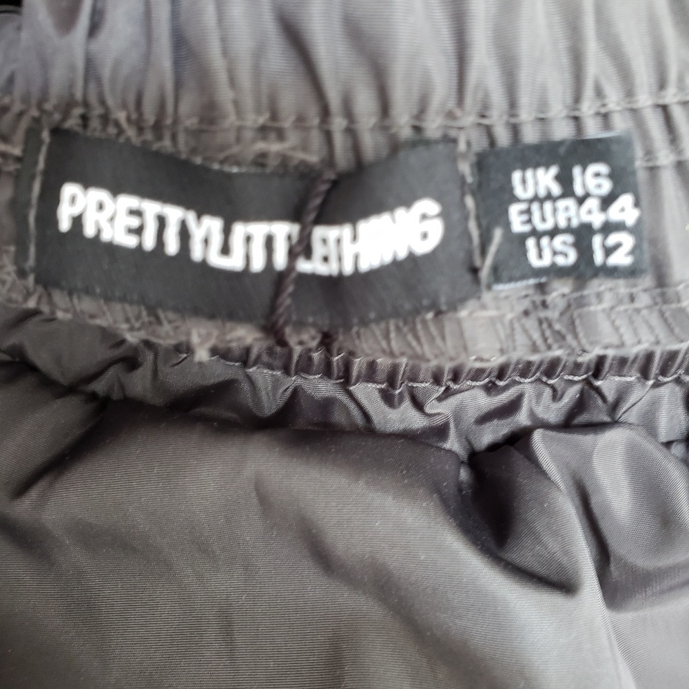Prettylittlething NWT charcoal shell jogger us12 - Picture 7 of 7